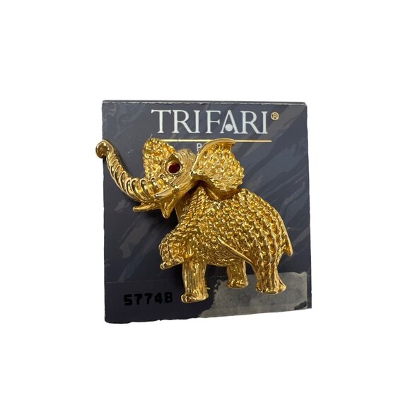 Trifari Jewelry - Trifari NWT Vintage Elephant Wobbler Bobblehead Gold Tone Broach Pin